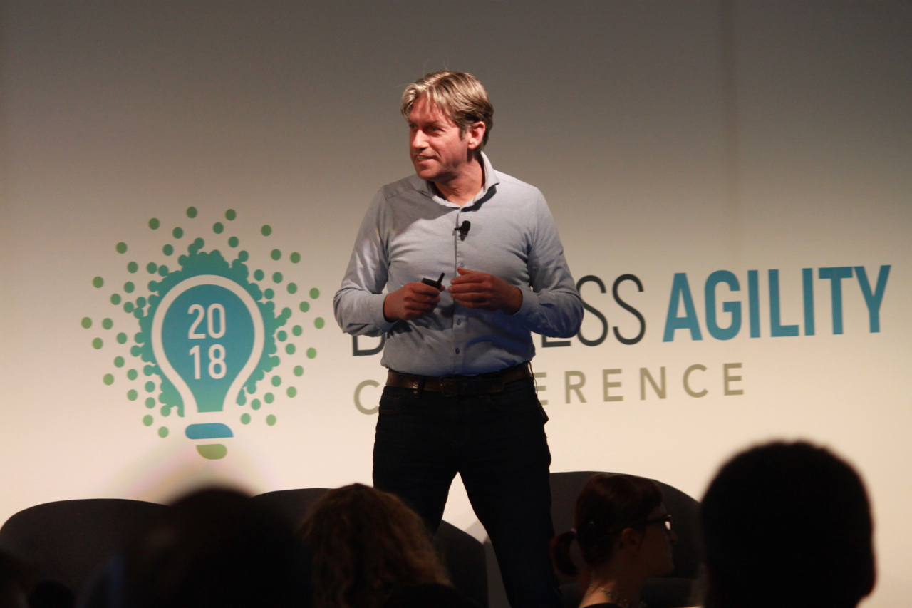 Photo of Ard Leferink presenting at Business Agility Conference